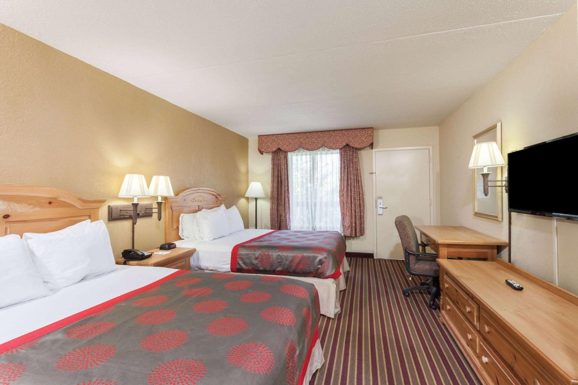 Ramada By Wyndham Lebanon Hotel Kültér fotó
