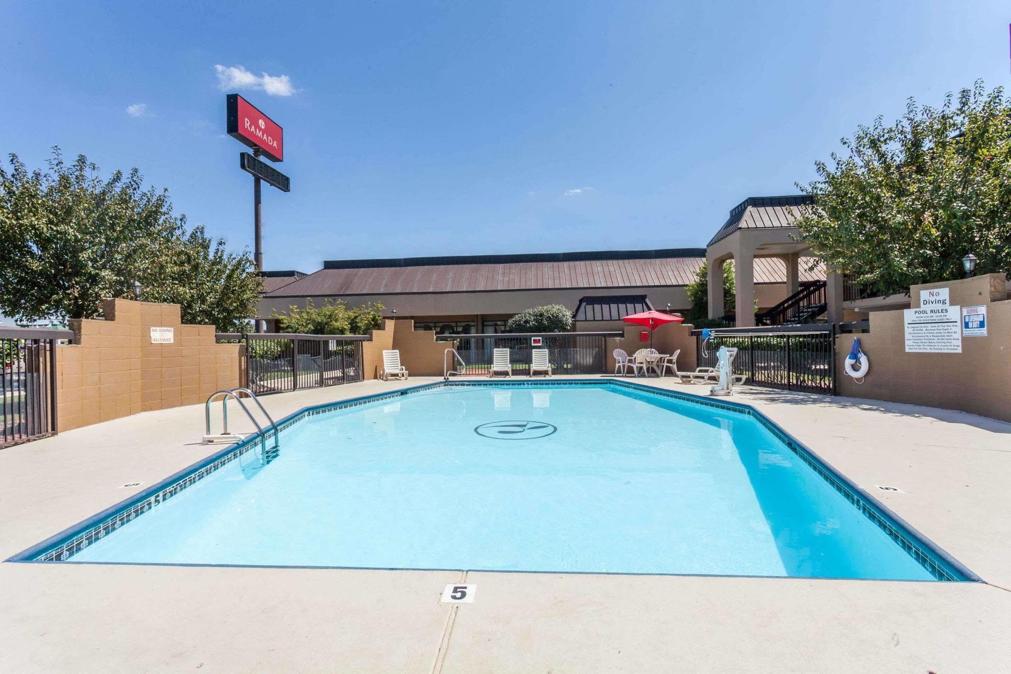 Ramada By Wyndham Lebanon Hotel Kültér fotó