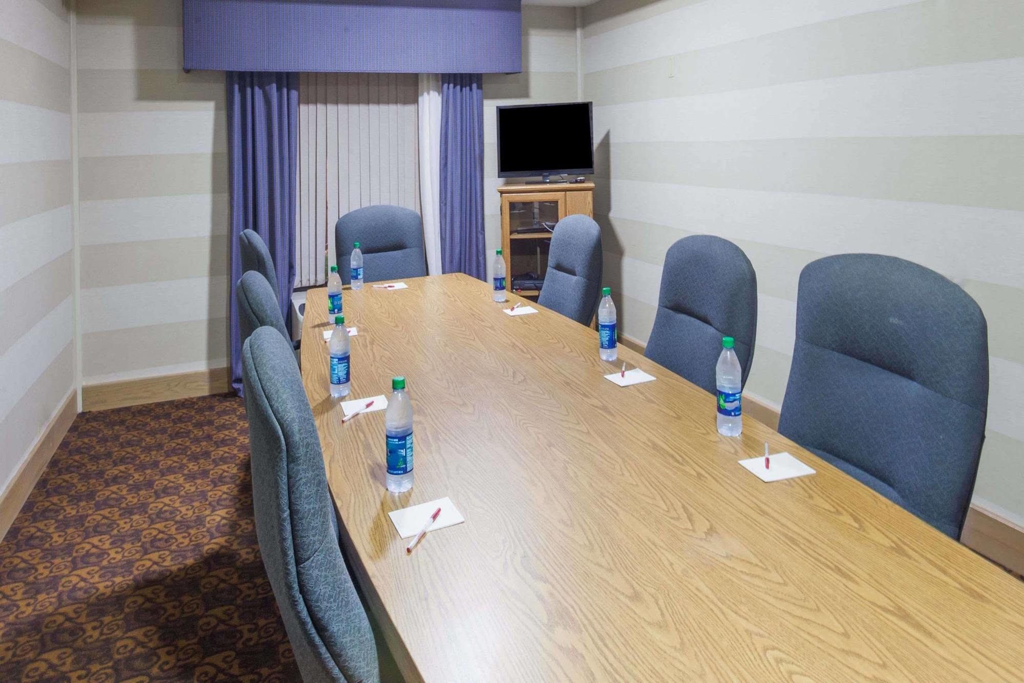 Ramada By Wyndham Lebanon Hotel Kültér fotó